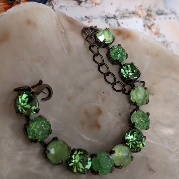 Peridot Apple Green Crystal in Classic Tennis  Bracelet in Brass Or Gold Plated - Picture 4 of 4